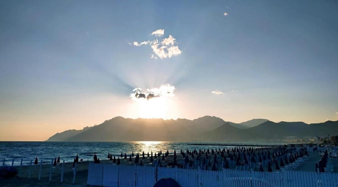 شقة Salifornia Casa Vacanze ساليرنو المظهر الخارجي الصورة