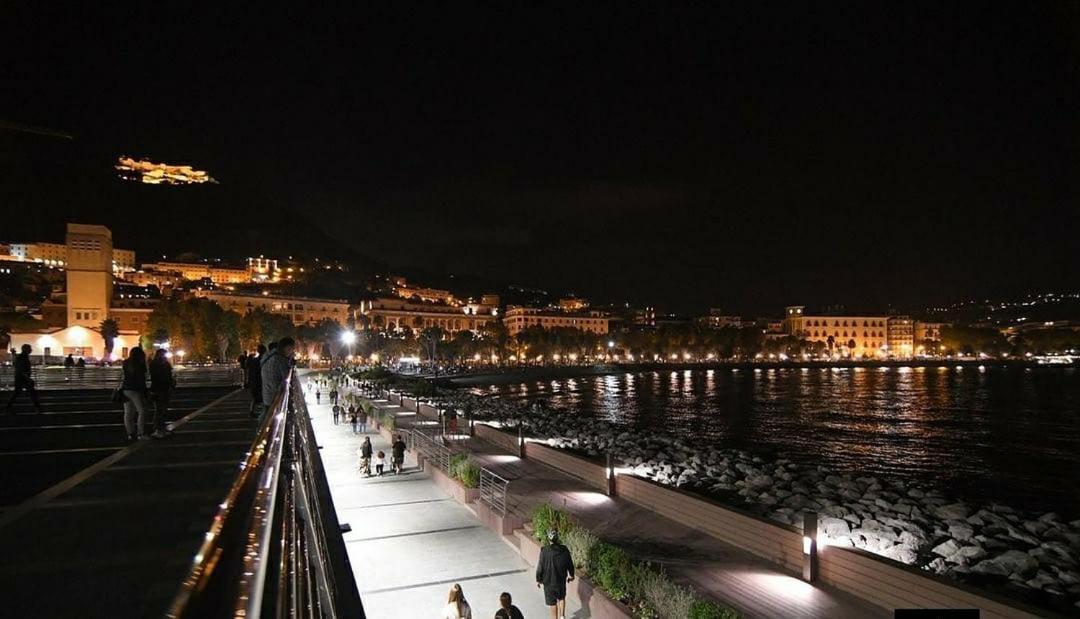 شقة Salifornia Casa Vacanze ساليرنو المظهر الخارجي الصورة