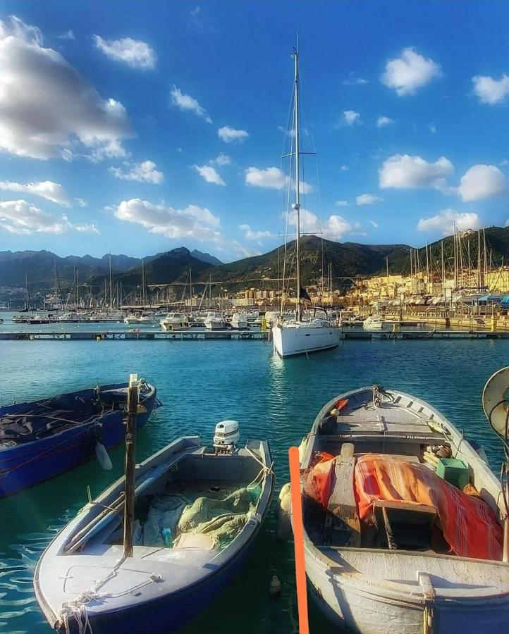 شقة Salifornia Casa Vacanze ساليرنو المظهر الخارجي الصورة