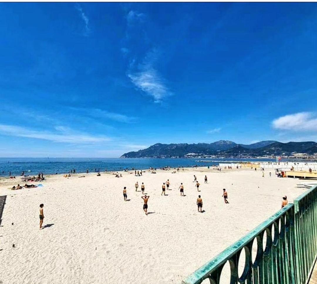 شقة Salifornia Casa Vacanze ساليرنو المظهر الخارجي الصورة